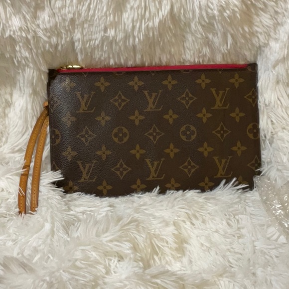 Louis Vuitton Handbags - LV WRISTLET GM
